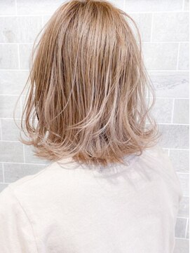 ネオリーブ クタ 町田店(Neolive kuta) ベージュ【町田】デザインカラー/ミディアムヘア