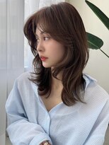 リス バイ ソヨン(Lis by SOYON)&nbsp;小顔/ウルフヘア/ミディアムレイヤー/レイヤーカット/ネビージュ