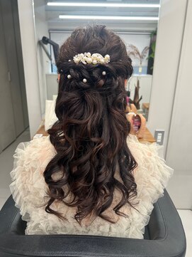 バルベストーキョーサウス(BARBES TOKYO SOUTH) ふわふわハーフアップ【清板】