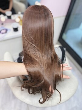 アディション 新宿(ADITION) 韓国艶ブラウン×振り向く後ろ姿レイヤーカット/髪質改善新宿k