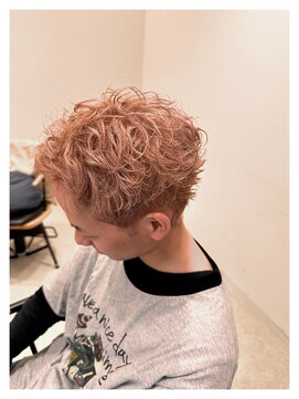 スパイキー×ピンクベージュ