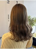 オリーブベージュ