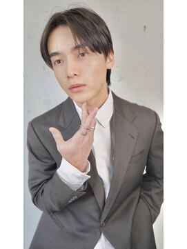 メイキー メンズ 本厚木(MA-IKI) 刈り上げないナチュラル大人スタイルセンターパートメンズヘア