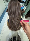 大人の白髪ぼかしハイライト艶髪ロング
