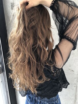 ヘアーアンドメイク ファット(Hair&Make PHAT) ゆるふわロングスモーキーベージュカラー20代30代