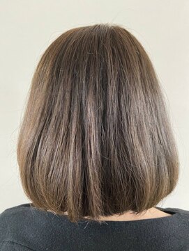 ブレイク(BREK) ノミネカラーのグレージュ