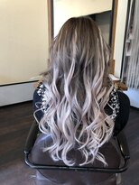 リピュア(Re:PURe)&nbsp;**バレイヤージュ風シルバーエクステ**