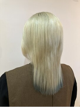 ラディソンカーシィー(RADISSON KASHI) アイロンでのスタイリング仕上げ