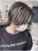 【梅田】ホワイトハイライトハイライトカラーハンサムショート