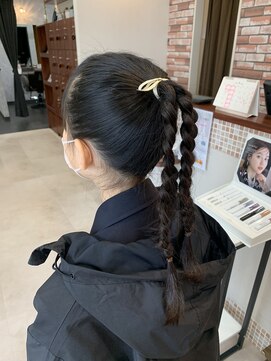 アメイジングヘアー 千歳店(AMAZING HAIR) 卒業式ヘアアレンジ/ヘアセット/ポニーテール/三つ編み