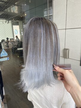 ミラシィ 稲毛(Mirashy) 《綺麗めヘアスタイル》シルバーアッシュ×バレイヤージュ