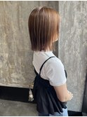 ソフトな雰囲気の切りっぱなしボブ
