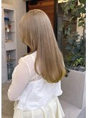 グレージュ切りっぱなしボブ前髪ありミニボブミルクティベージュ