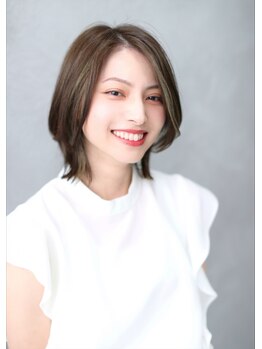 バーチ ウシワカマル(BIRCH ushiwakamaru)の写真/白髪を隠すから、“活かす”時代へ。上質な艶と透明感であなたに合う色合いをご提供いたします。
