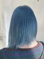 カムジーヘッドカミノウラ(COMEGHEAD KAMINOURA)&nbsp;上乃裏ショートボブくびれショートイルミナカラー顔周りレイヤー