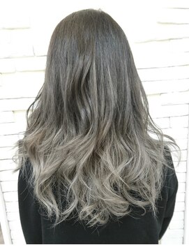 クレア(CREA) 大人可愛い☆アッシュグレーグラデーション　担当　小野寺　賢次