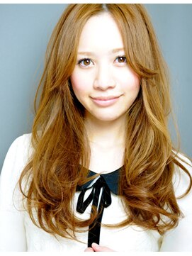 ミッシェル アフロート(michelle afloat) セミロングもラウンドCカーブカットでキレイ可愛く☆