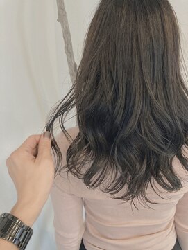 オーシー 四ツ井店(O'sea) くすみオリーブカラー