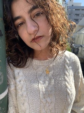 バズ(BUZZ) リッジ強めのくるくるパーマ