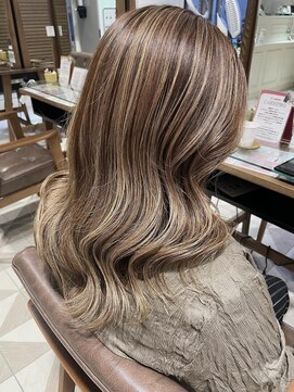 バブ バイネオリーブ(Bab by neolive) ハイライトでトーンアップと透け感を♪