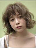 外国人風ミディアムボブ