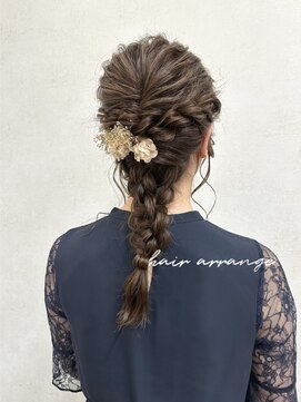 エレン(E L E N) 編みおろしヘアアレンジ