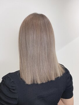 アルマバイロサ(ALMA by ROSA) アッシュグレージュロブ/担当:【ギャル仙人】RENTA