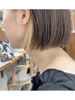 コンパス(COMPASS)&nbsp;ミニボブにイヤリングカラー