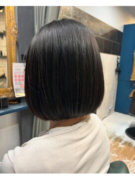 ヘッドルーム ディスティネーション(Head Room Distination) 黒髪うる艶ボブ