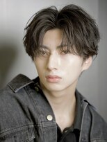 ルーシー 渋谷(LUCEY)&nbsp;センターパートフェザーパーマツイストスパイラルパーマメンズ