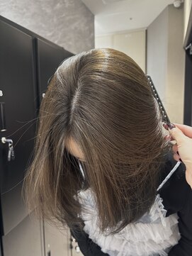 ルクス(Luxs) 赤み消しオリーブベージュ