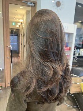 オリーブグレージュヘア