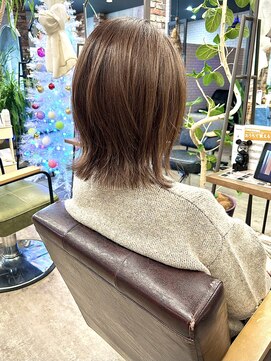 外巻き軽めボブレイヤー　透明感カラー