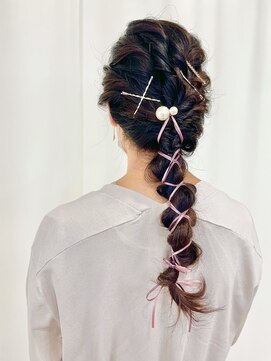 サクラ(SAKURA) 編みおろし/お呼ばれ/結婚式/お食事会/デート/ロング/ふわふわ