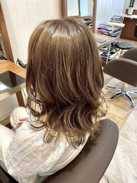 エイトサカエ 栄店(EIGHT sakae) 【EIGHT nagoya】 ベージュ×ミディアムスタイル