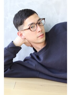 にもう 女将が提案する文豪風ベリーショートフェードカット【神戸三宮】