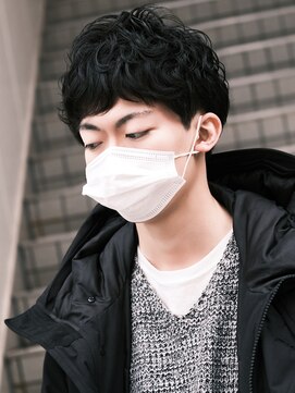 デフ(def) メンズ 柔らかく優しい雰囲気のニュアンスパーマスタイル