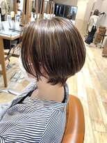 ネオリーブエム(Neolive em;)&nbsp;白髪ぼかしハイライト×大人ボブ