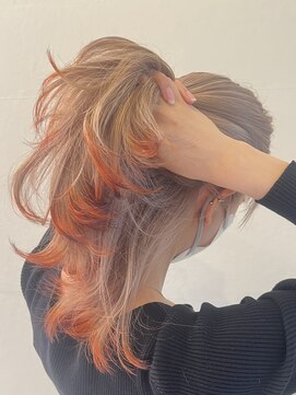 ダブ アオヤマ(DaB AOYAMA) 裾カラーミディアムスタイルレイヤーカット狐カラー