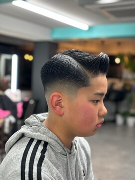 ヘアーラボ 樟葉(Hair Labo) サイドパート スキンフェード 南楠葉