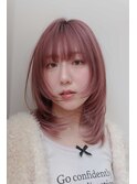 ミディアム顔周りレイヤーシャギーブリーチ透明感ピンクベージュ