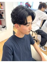 ビカム 名駅(become)&nbsp;【フェザーパーマ】フェザーショートセンターパート名古屋メンズ