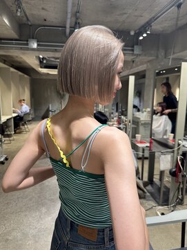 カート バイ デコ(Kurt by DECO) 【ERIKA】ホワイトベージュミニボブ