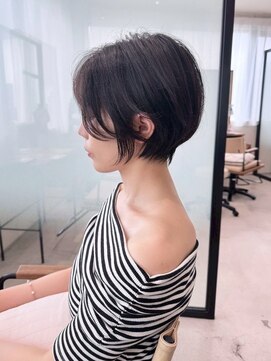 ロッカ(ROCCA) くびれヘア知的ナチュラルショート