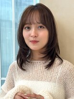 ザック ヴィ(ZACC  vie)&nbsp;ミディアムレイヤー/ハッシュカット/オリーブカラー