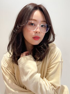 ヴィヴィ(VIVIE) 大人ガーリー似合わせミディアムレイヤーカットダークアッシュ