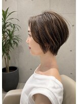 ザ サード プレイス トーキョー ギンザ(THE THIRD PLACE TOKYO GINZA)&nbsp;【銀座】ハイライトが入ったくびれグラデーションショートボブ
