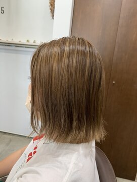 プラスディー(+D) くびれミディ／ハイライトベージュ