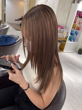 アネラ(Anela) 髪質改善！ハリウッドトリートメントブリーチ毛でもうるツヤ髪！