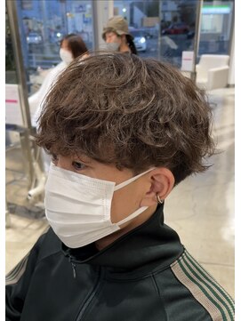 ブランコジーサウス(BLANCO G South) 波巻きスパイラルパーマ ツーブロック マッシュ 骨格補正